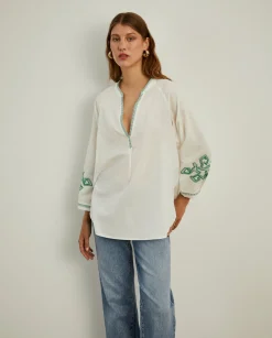 MULHER LION OF PORCHES Blusas^Blusa decote em V com bordado