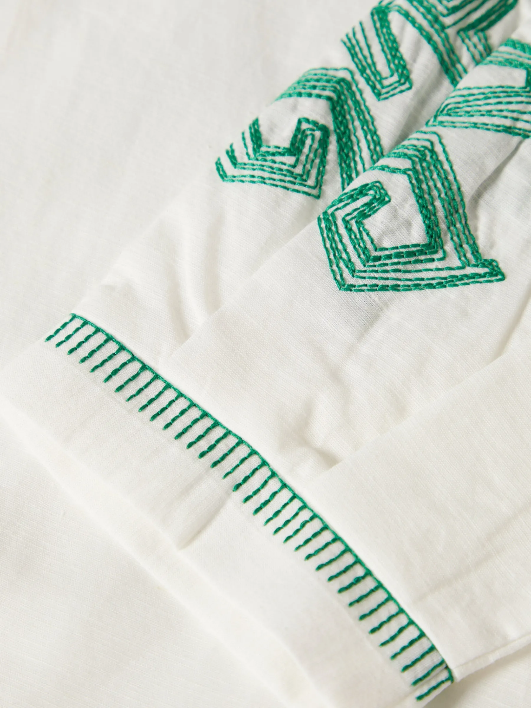 MULHER LION OF PORCHES Blusas^Blusa decote em V com bordado