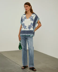 MULHER LION OF PORCHES Blusas^Blusa poncho com estampado