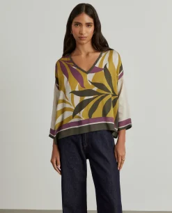 MULHER LION OF PORCHES Blusas^Blusa tropical decote em V