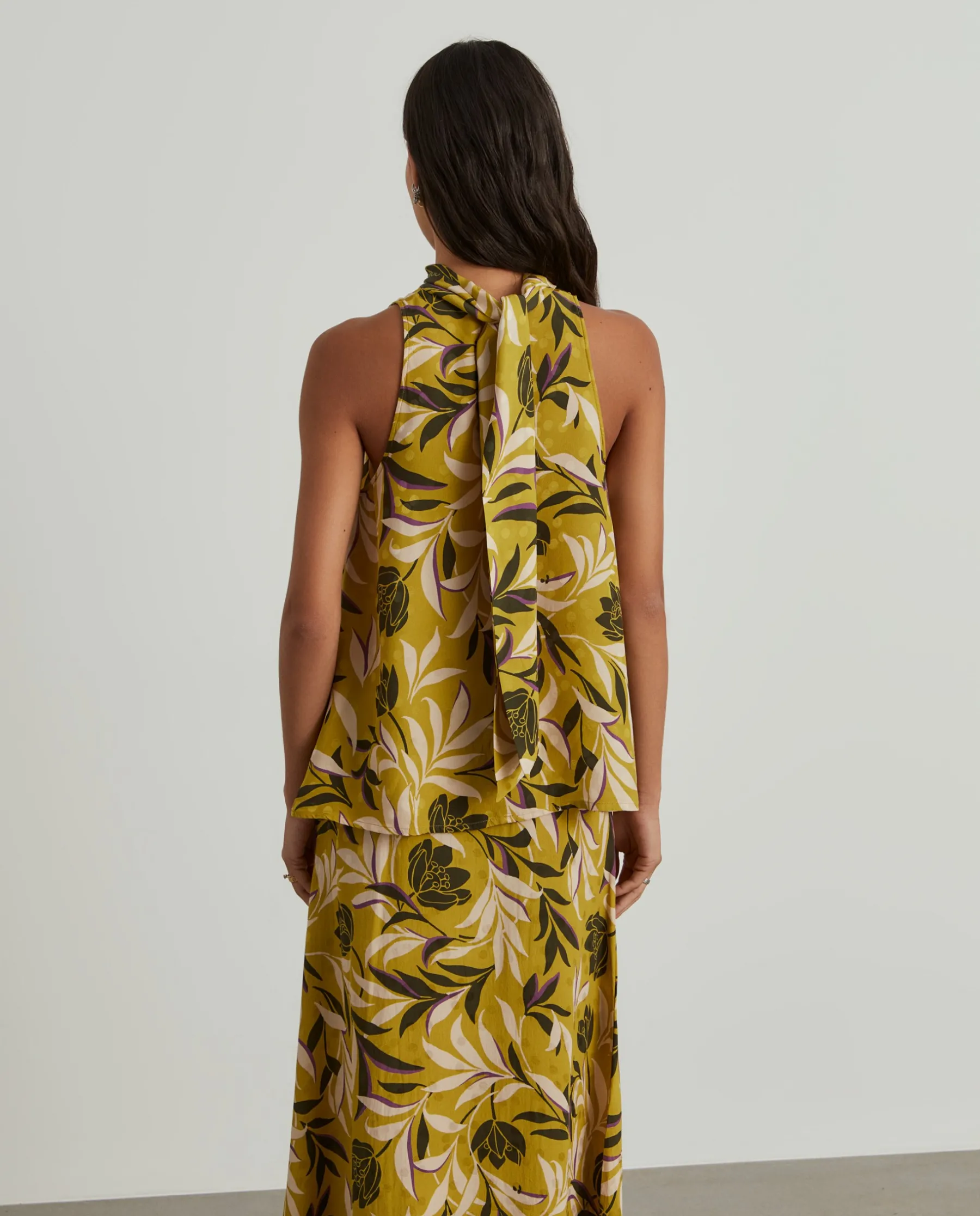 MULHER LION OF PORCHES Blusas^Blusa tropical sem mangas