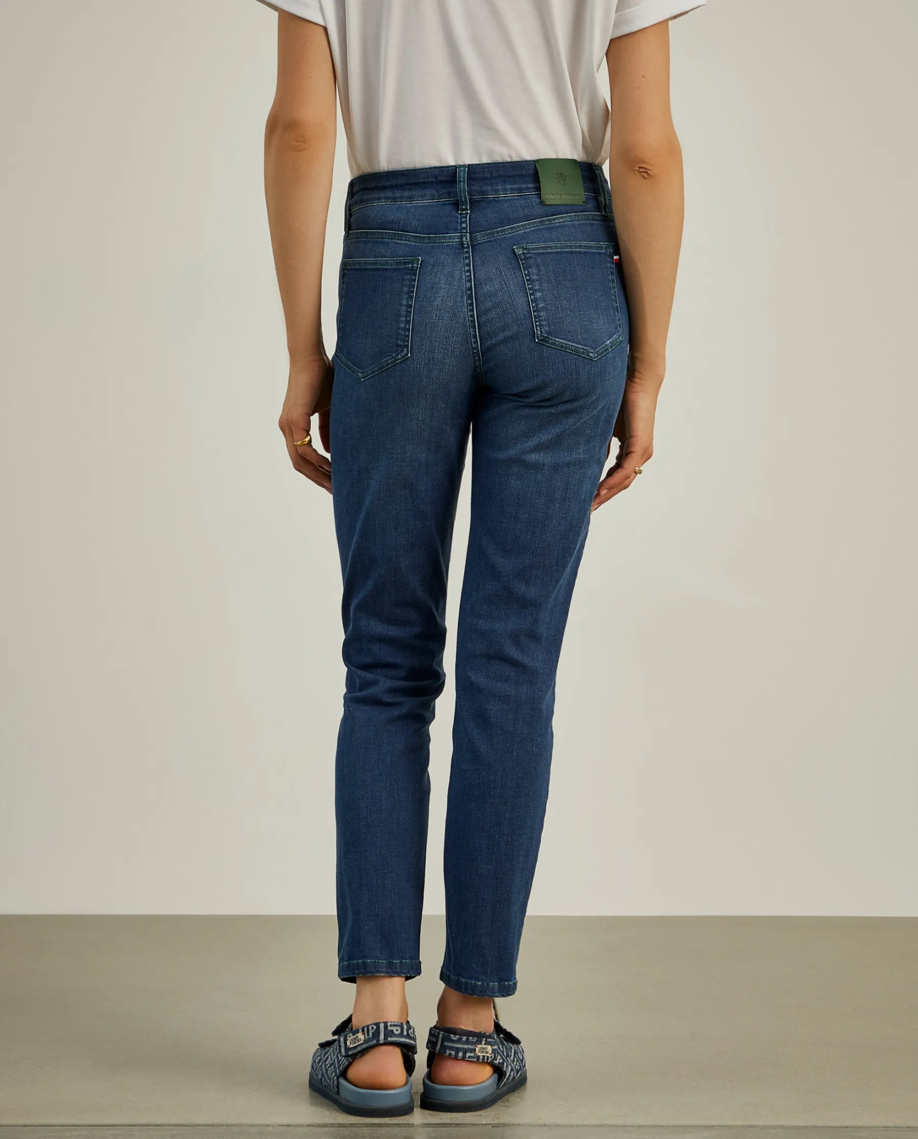 MULHER LION OF PORCHES Calças^Calças denim regular fit de lavagem escura