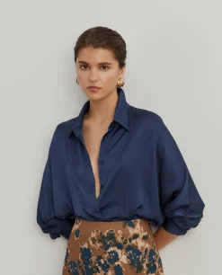 MULHER LION OF PORCHES Camisas^Camisa fluida acetinada