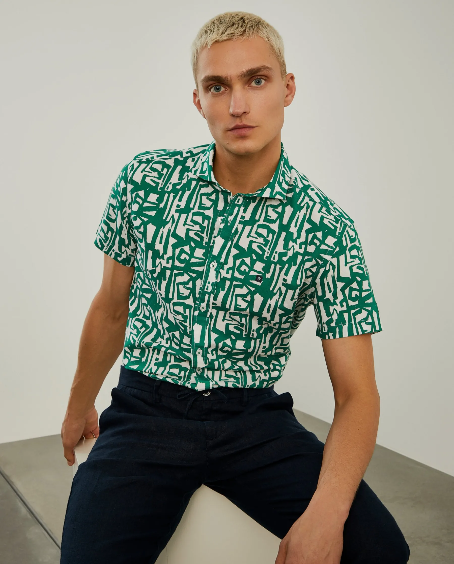 LION OF PORCHES Slim Fit^Camisa slim fit em linho com padrão all over
