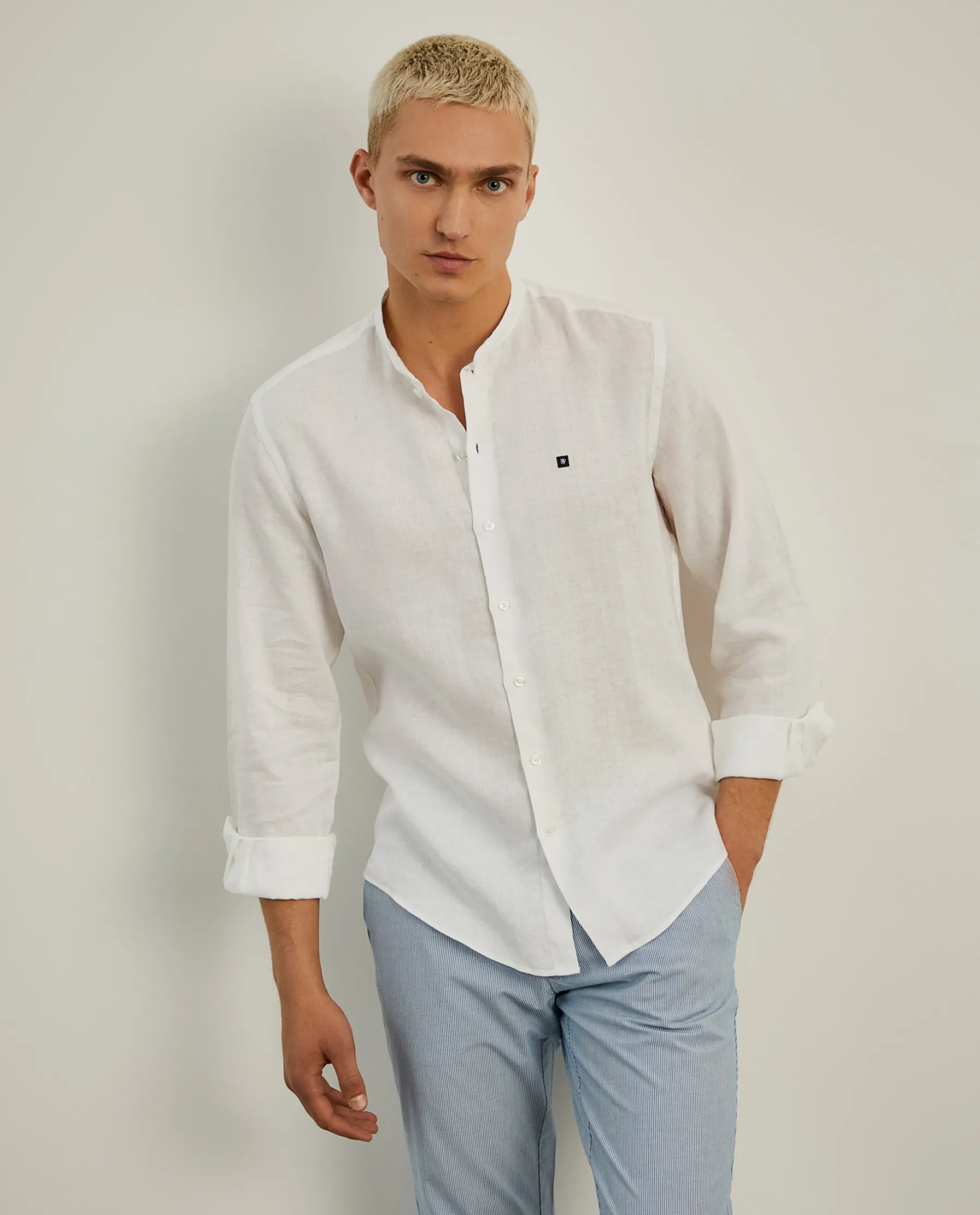 LION OF PORCHES Slim Fit^Camisa slim fit em linho gola mandarim