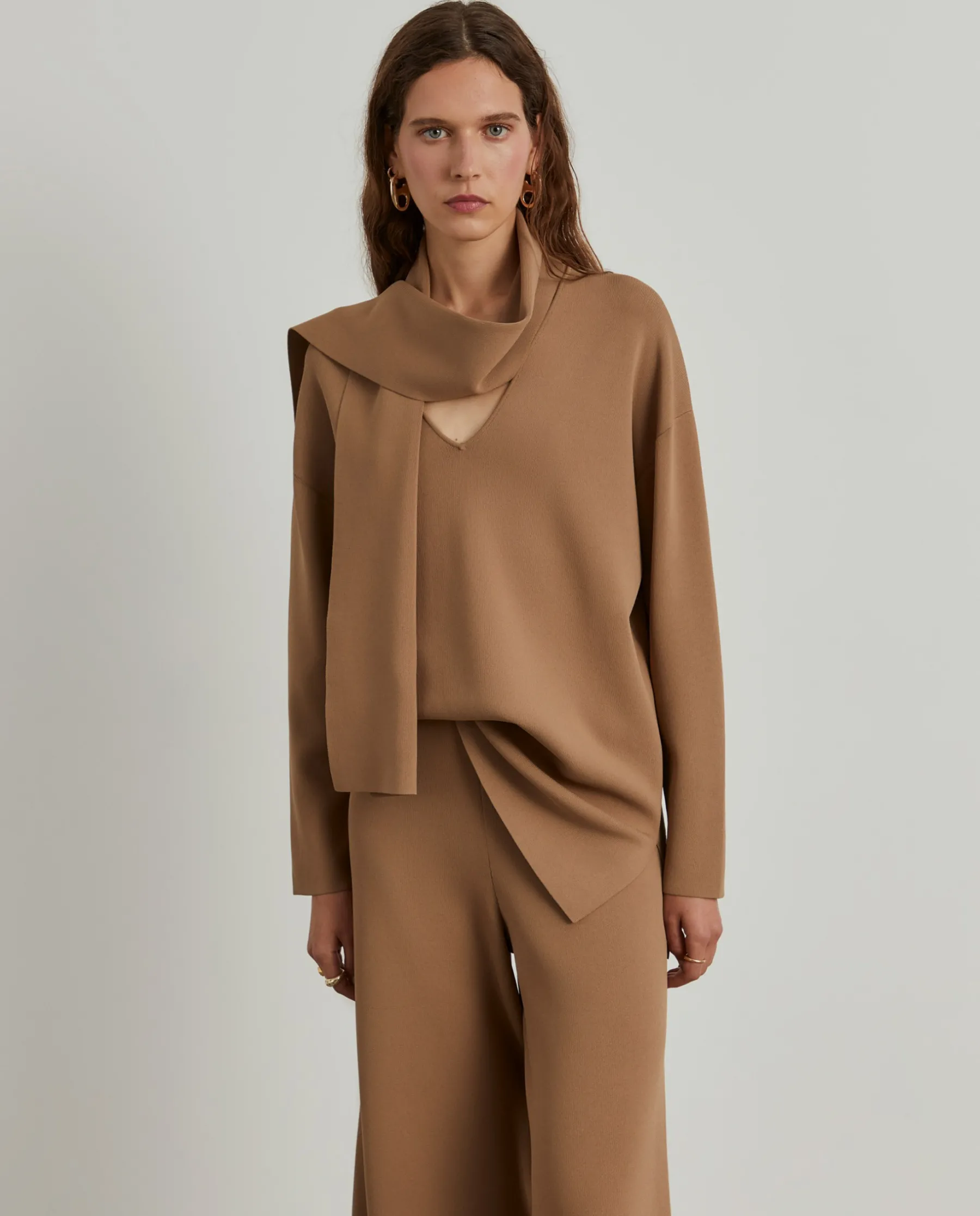 MULHER LION OF PORCHES Camisolas^Camisola de malha com cachecol