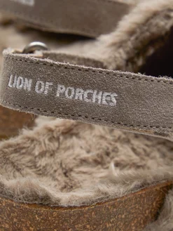 LION OF PORCHES Sandálias^Sandálias com pelo