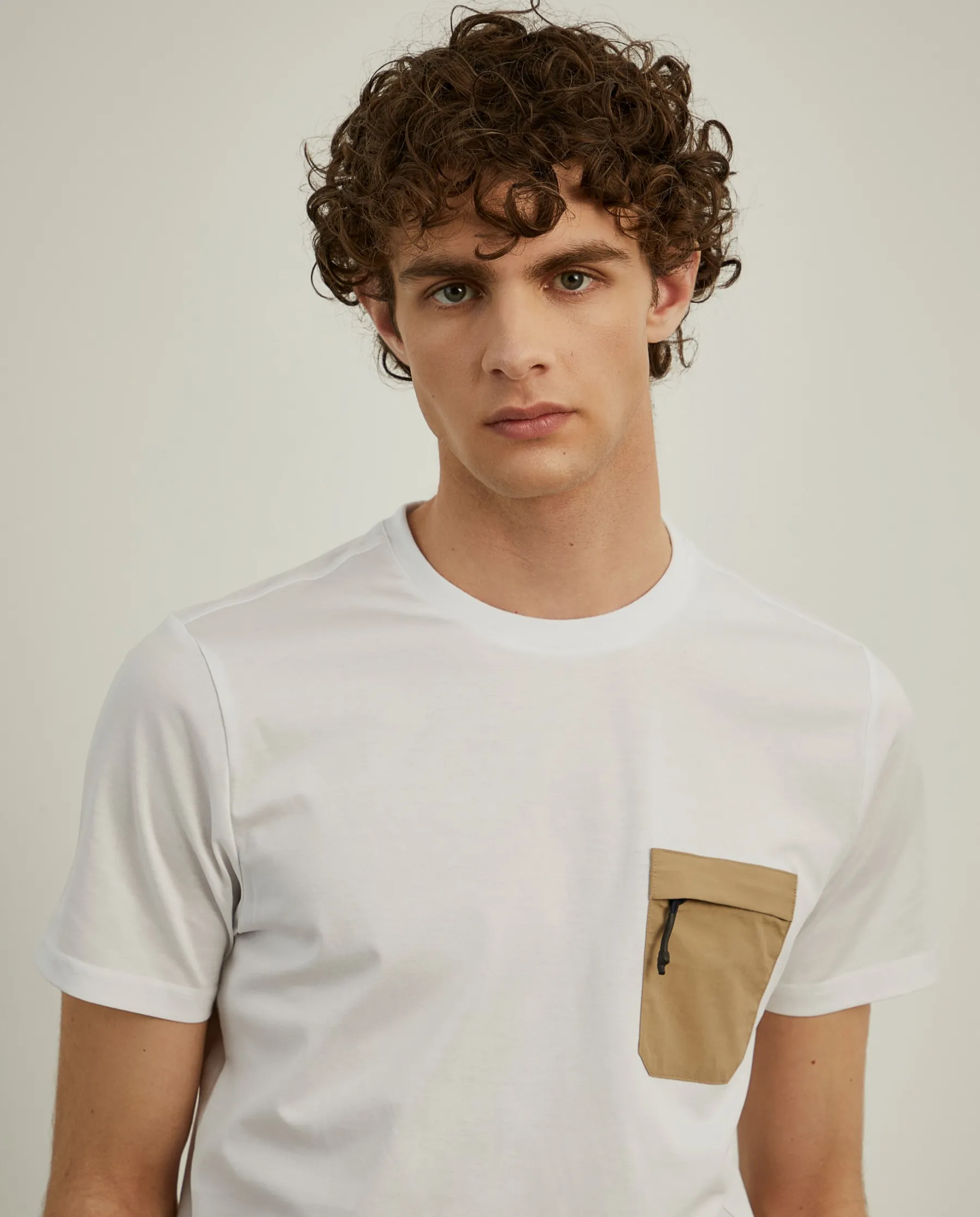 LION OF PORCHES T-Shirts^T-shirt com bolso em contraste