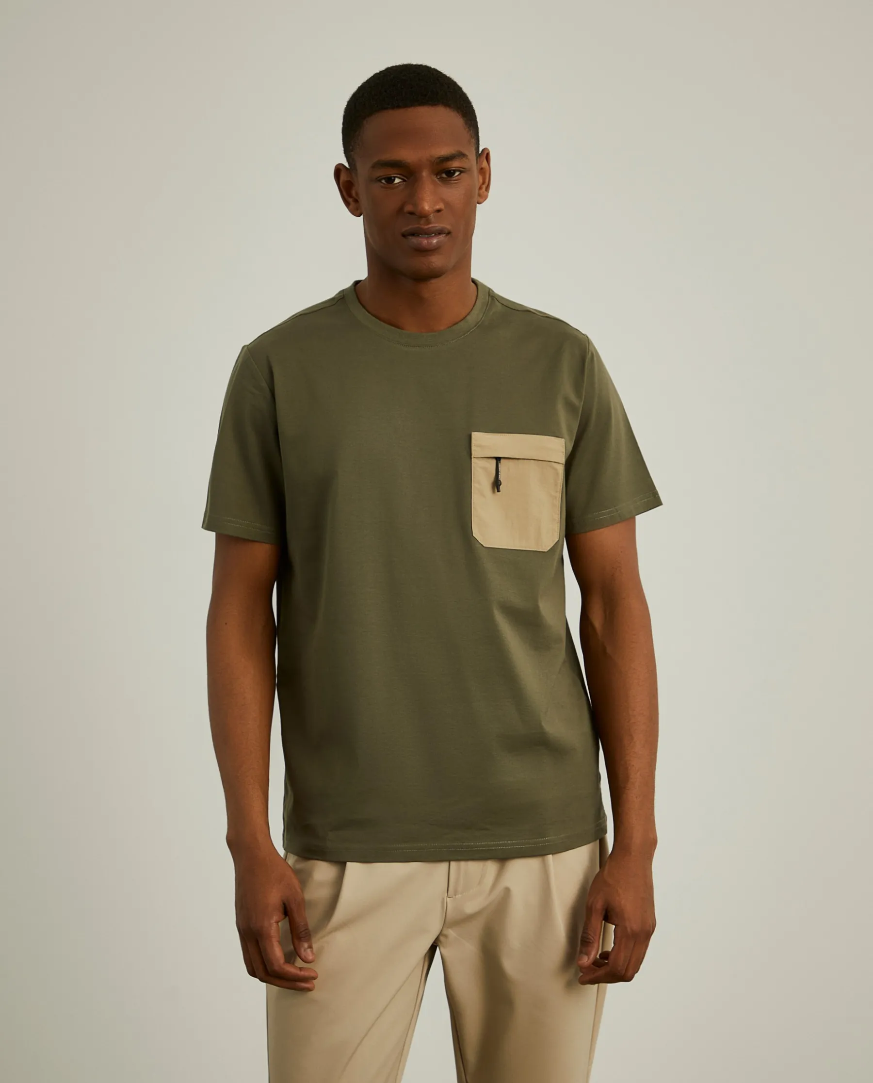LION OF PORCHES T-Shirts^T-shirt com bolso em contraste