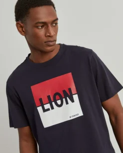 LION OF PORCHES T-Shirts^T-shirt de algodão com estampado