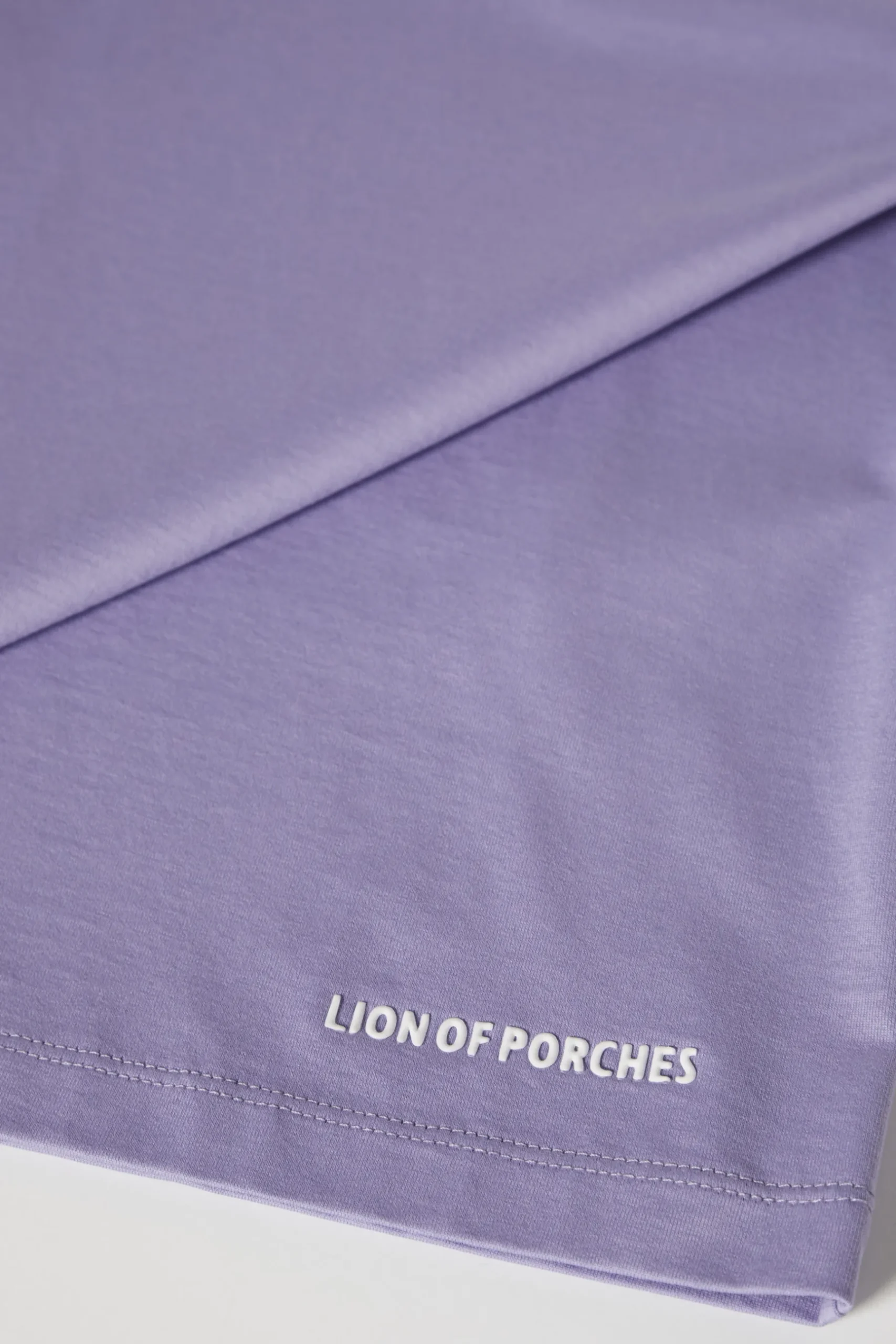 MULHER LION OF PORCHES T-Shirts^T-shirt de algodão decote em V