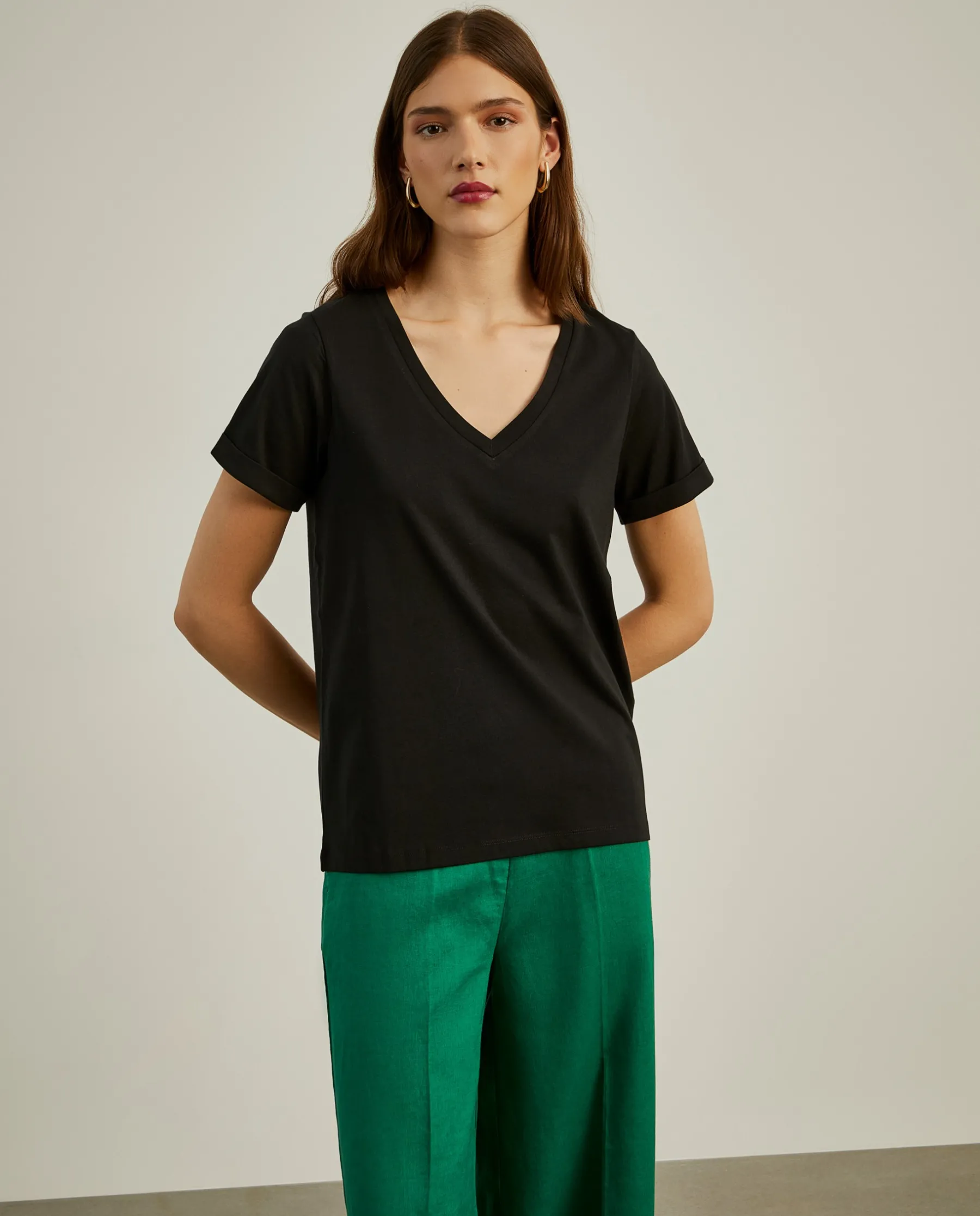 MULHER LION OF PORCHES T-Shirts^T-shirt de algodão decote em V