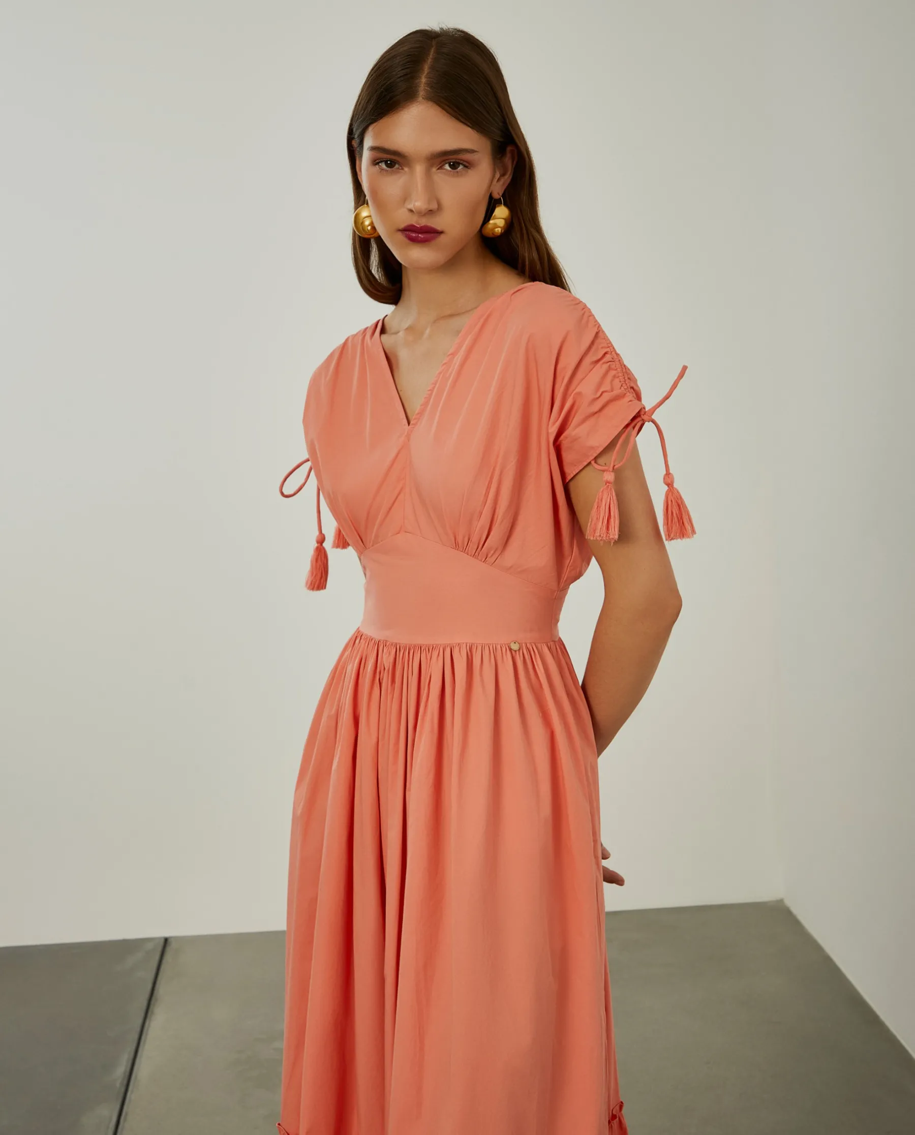 MULHER LION OF PORCHES Vestidos / Macacões^Vestido comprido com folhos e alças ajustáveis