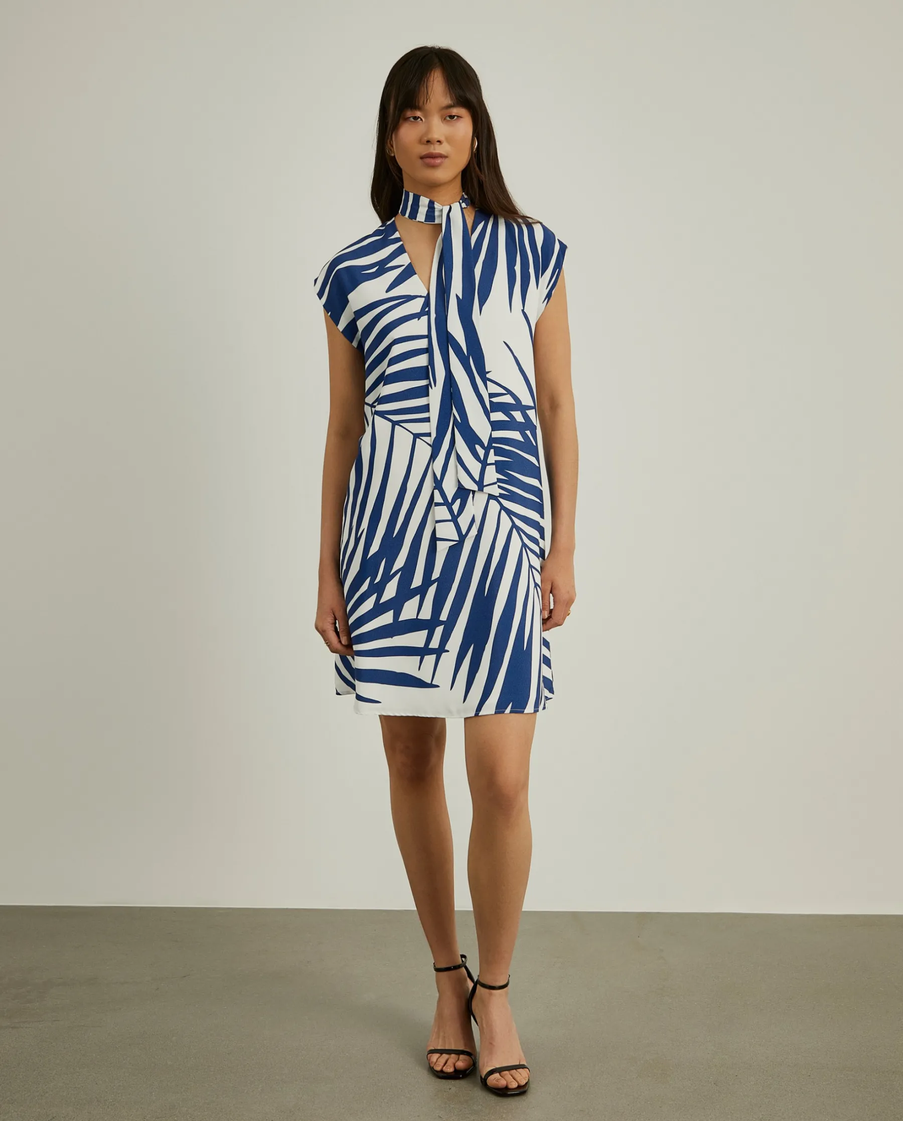 MULHER LION OF PORCHES Vestidos / Macacões^Vestido curto com folhas