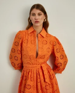 MULHER LION OF PORCHES Vestidos / Macacões^Vestido curto em bordado inglês e mangas abalonadas